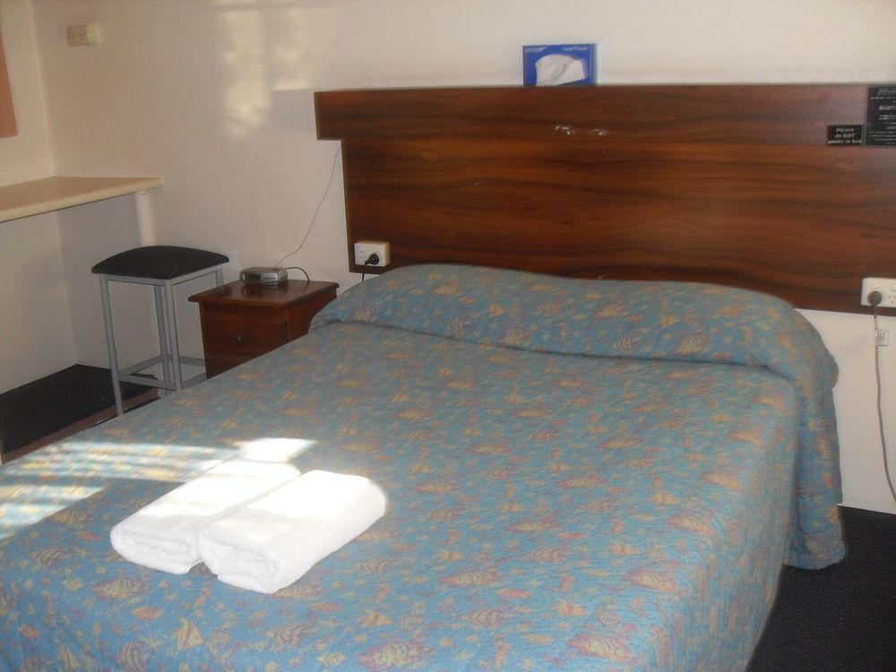 Balonne River Motor Inn Сейнт Джордж Екстериор снимка