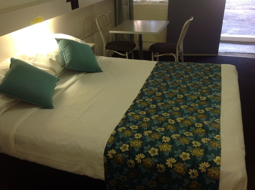 Balonne River Motor Inn Сейнт Джордж Екстериор снимка