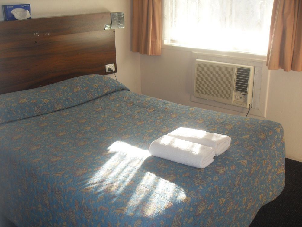 Balonne River Motor Inn Сейнт Джордж Екстериор снимка
