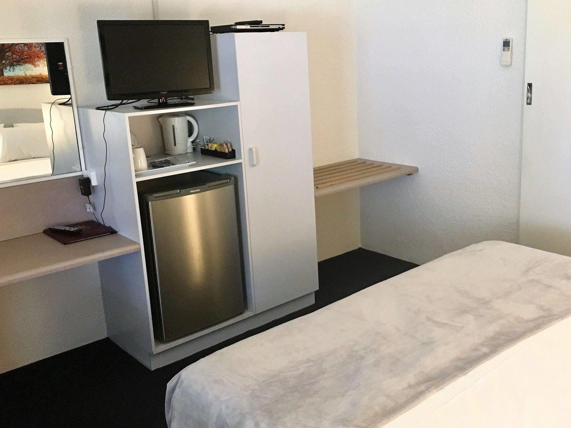 Balonne River Motor Inn Сейнт Джордж Екстериор снимка