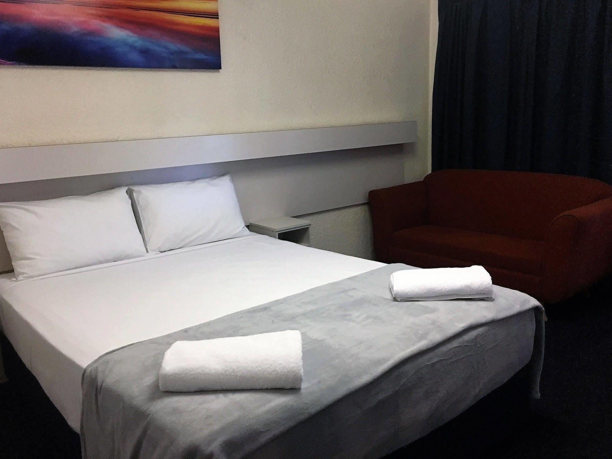 Balonne River Motor Inn Сейнт Джордж Екстериор снимка