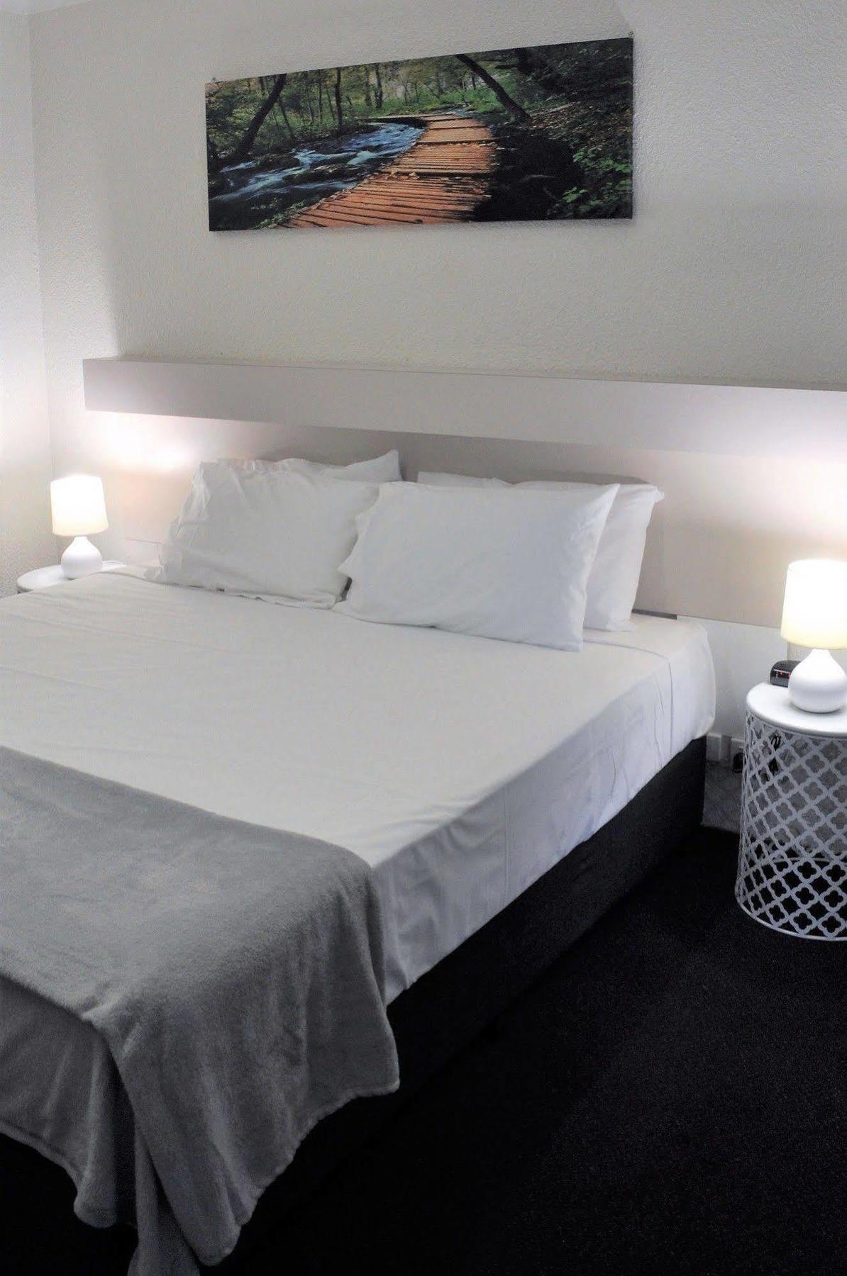 Balonne River Motor Inn Сейнт Джордж Екстериор снимка