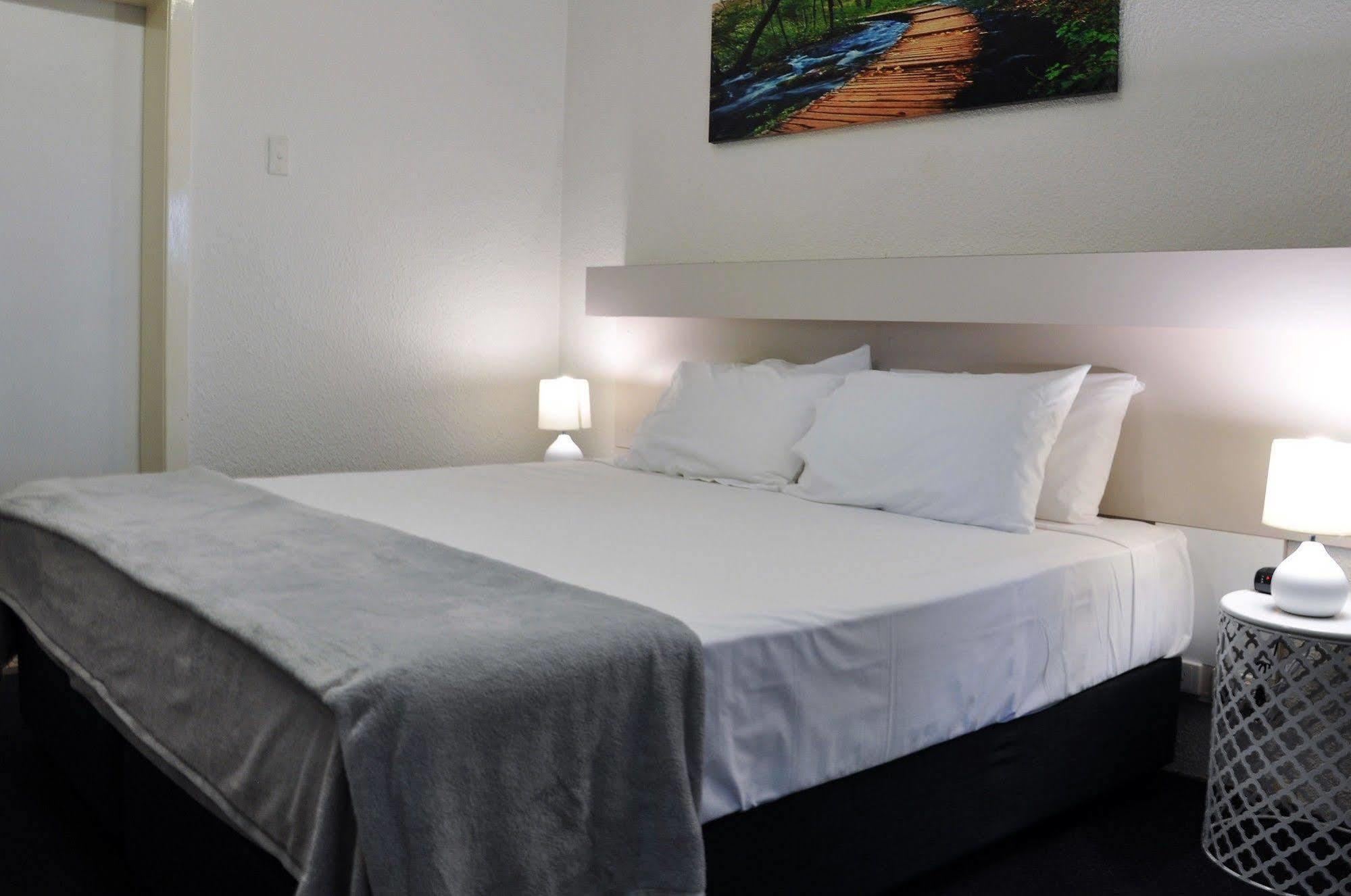 Balonne River Motor Inn Сейнт Джордж Екстериор снимка
