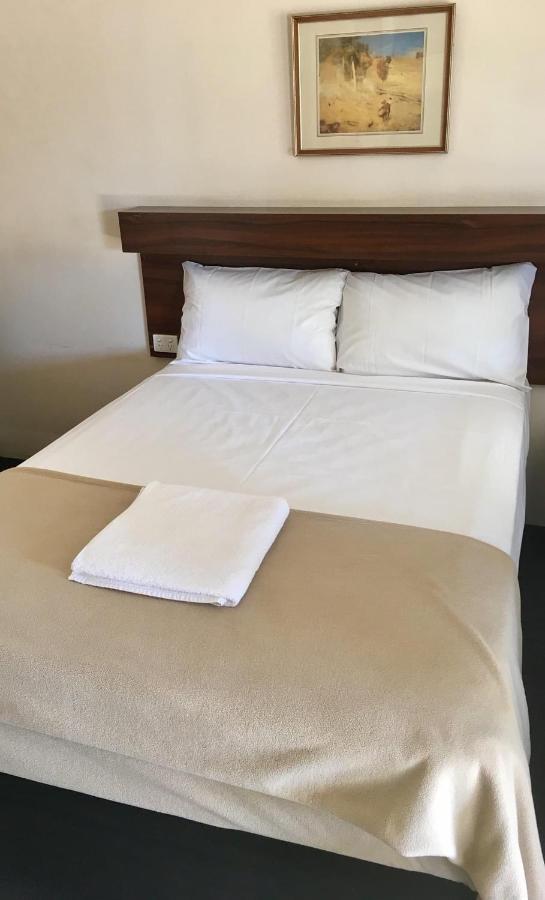 Balonne River Motor Inn Сейнт Джордж Екстериор снимка